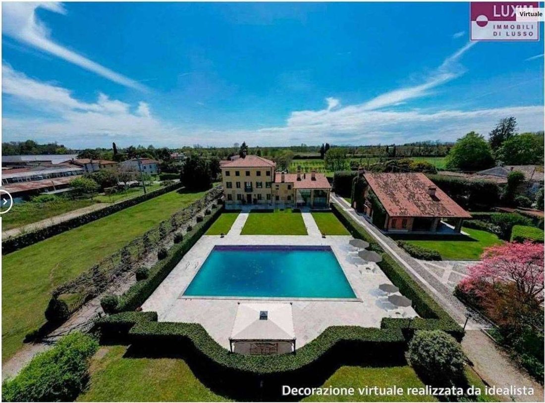 Villa in Pink, Veneto, Italy 1 - 17758217