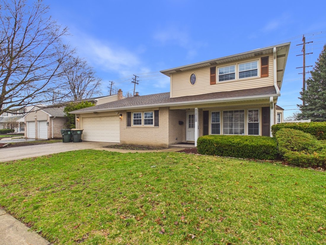 House in Arlington Heights, Illinois, United States 2 - 17759345