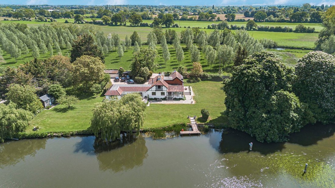 House in Charvil, England 1 - 17755934