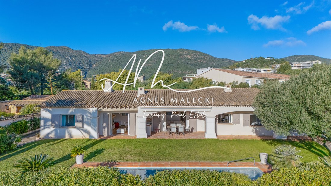 Estate in Nord, Cavalaire-sur-Mer, France 2 - 16915926