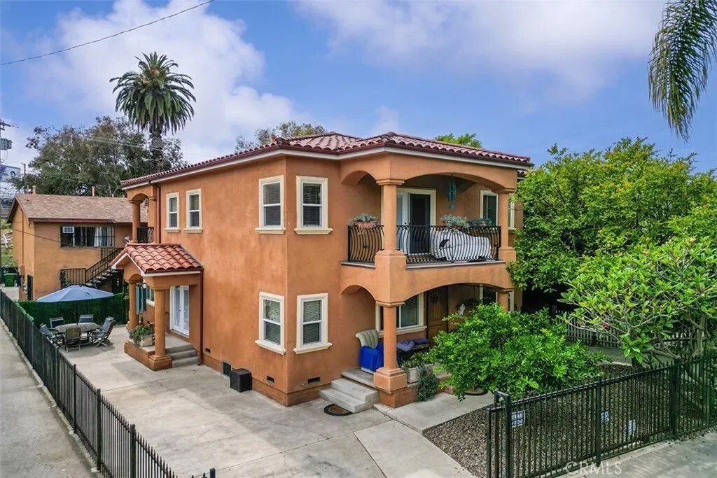 Los Angeles, California, United States 1 - 17759144