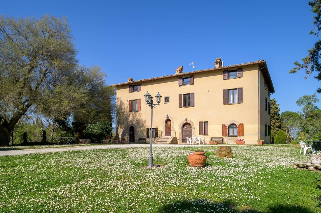 Villa in Gubbio, Umbria, Italy 3 - 17761102