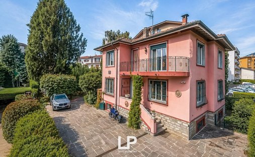Villa in Verbania, Piemont, Italien 1