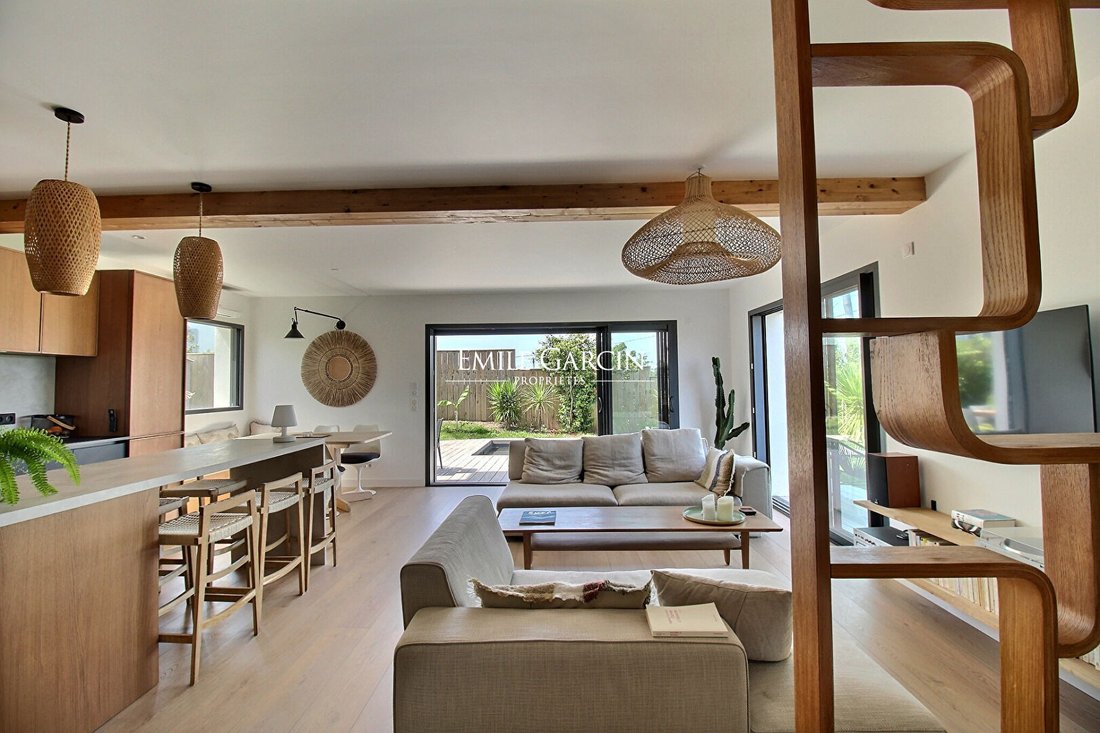 Villa in Centre Ville, Saint-Jean-de-Luz, France 3 - 17723229