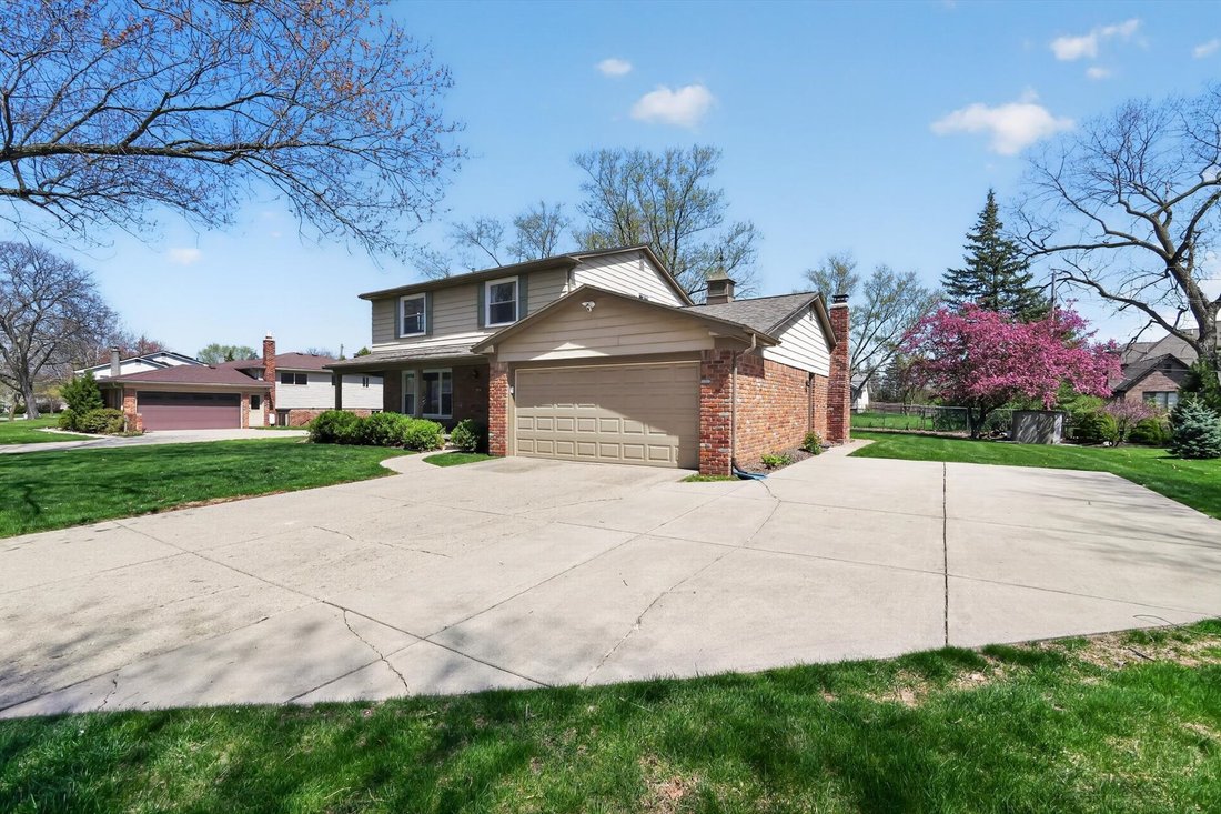 House in Troy, Michigan, United States 2 - 17728633