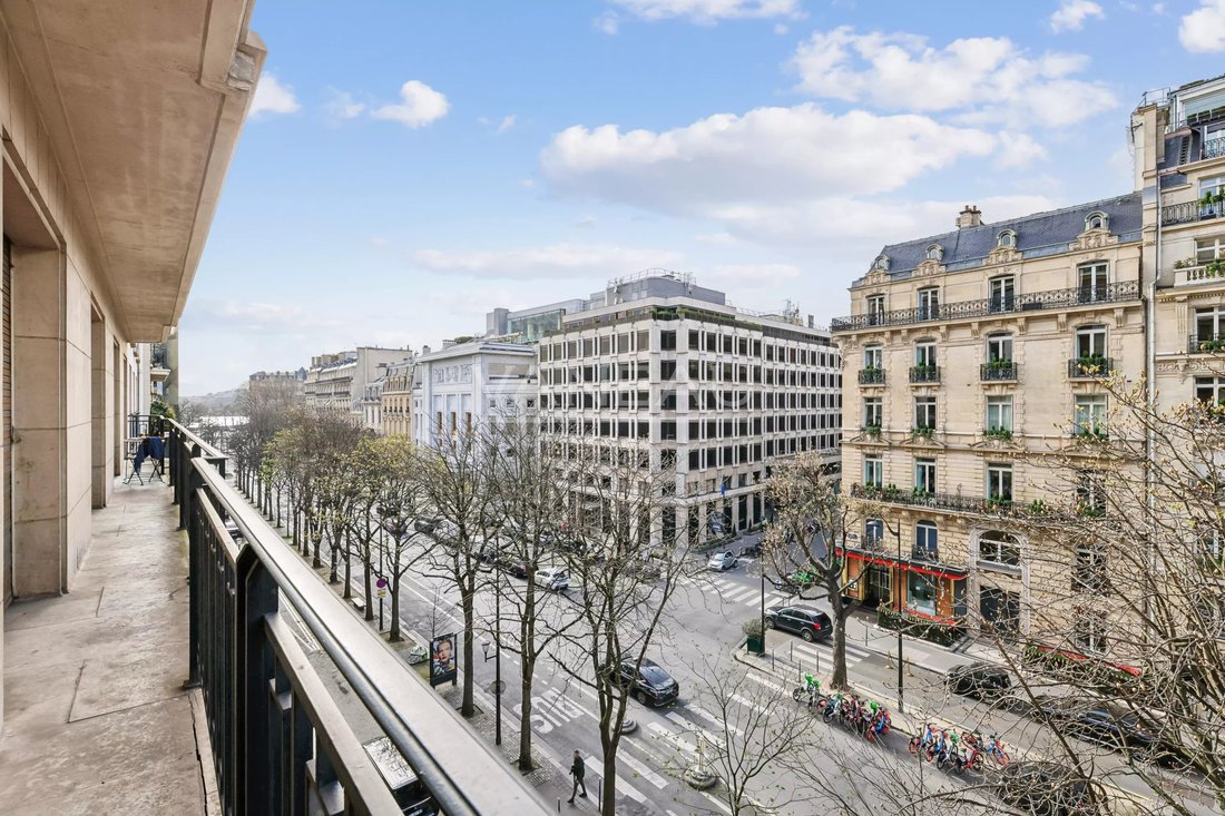 Apartment in Triangle d'Or, Paris 8e Arrondissement, Paris 5 - 17757277