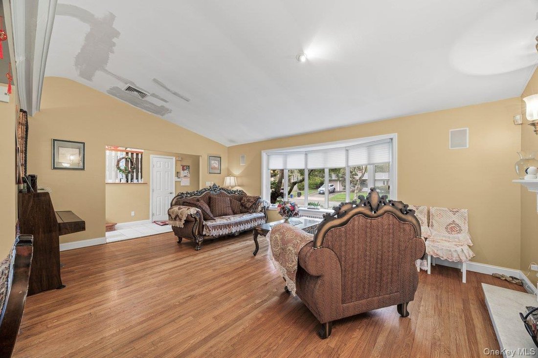 House in Albertson, New York, United States 3 - 17758253