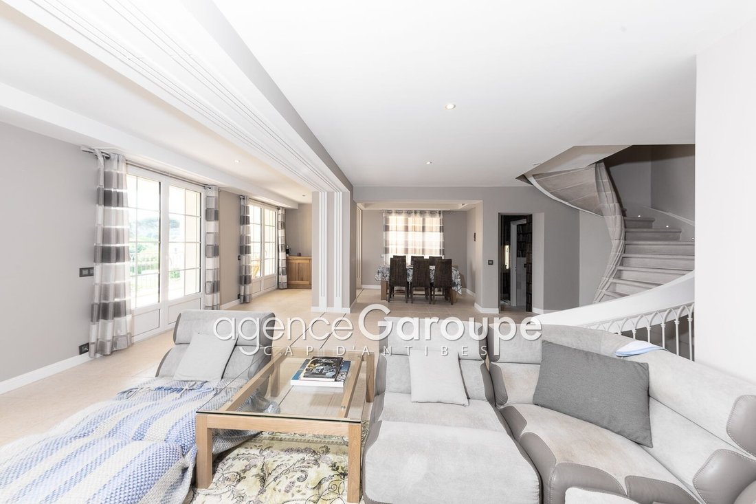 Villa in Antibes, Provence-Alpes-Côte d'Azur, France 4 - 17762207