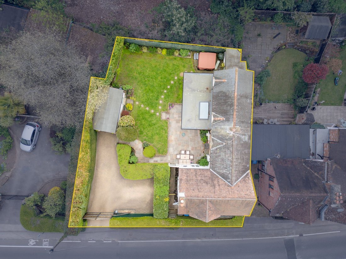House in Sunninghill, England 2 - 17758076
