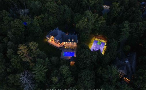 House in Innisfil, Ontario, Canada 1
