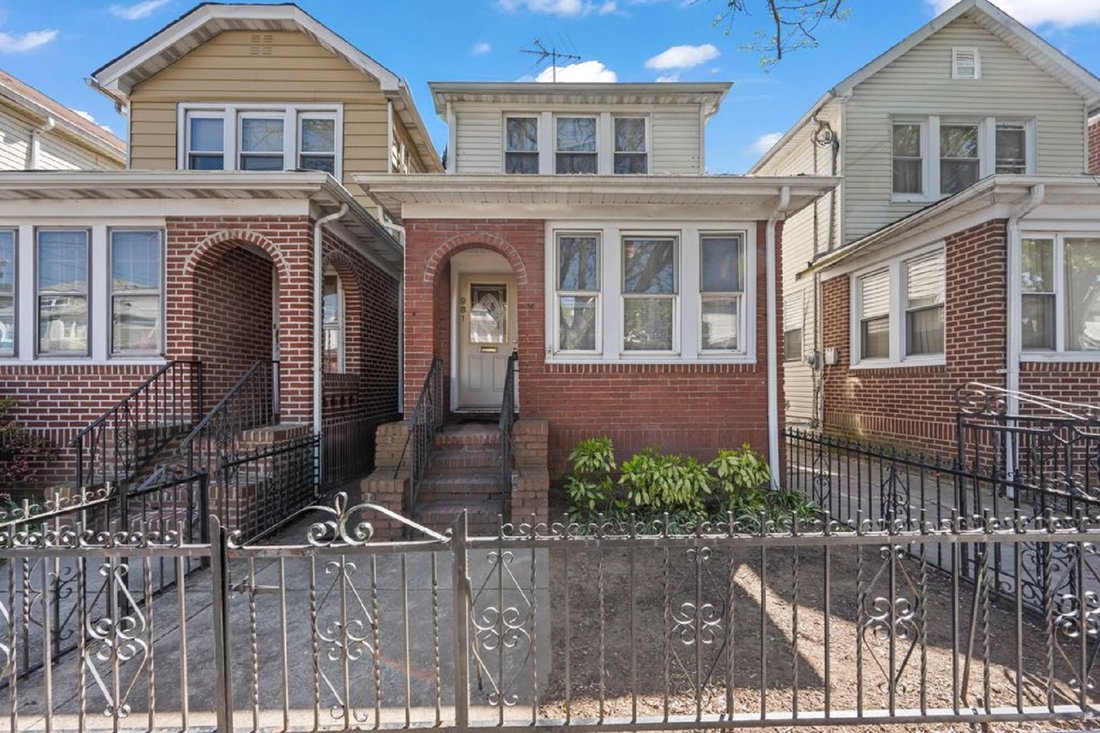 House in New York, New York, United States 1 - 17756341