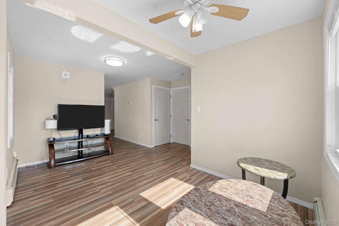 House in East Patchogue, New York, United States 5 - 17756977