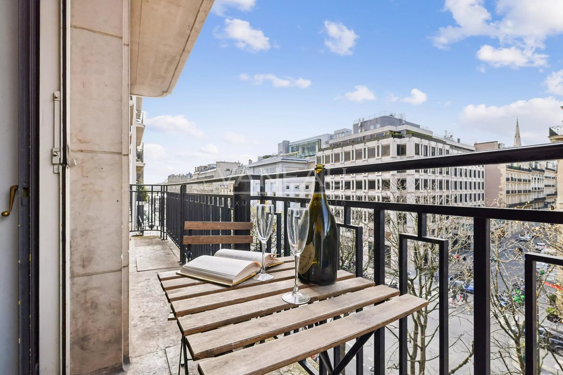 Apartment in Triangle d'Or, Paris 8e Arrondissement, Paris 4 - 17757277