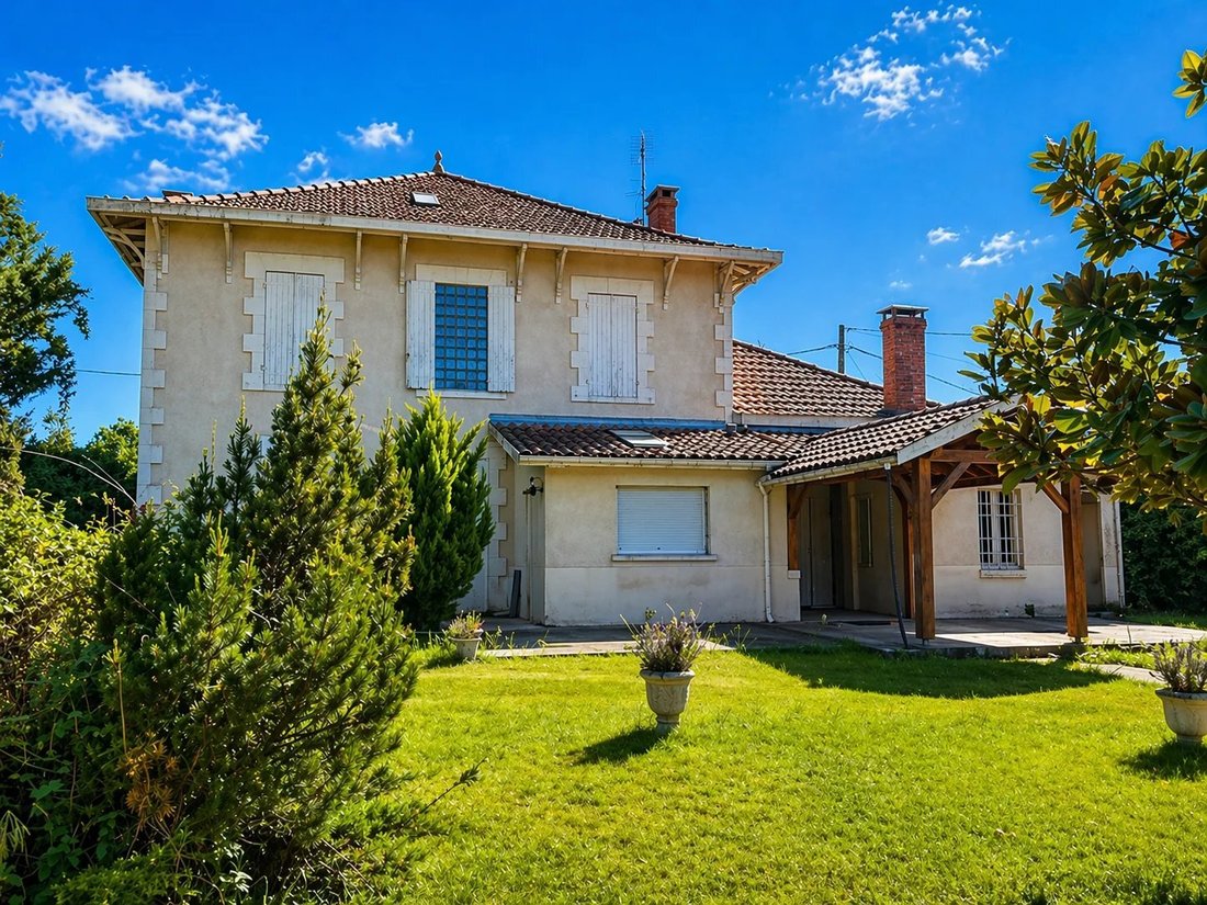 House in Salles, Nouvelle-Aquitaine, France 1 - 17760419