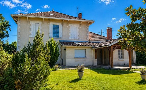 House in Salles, Nouvelle-Aquitaine, France 1