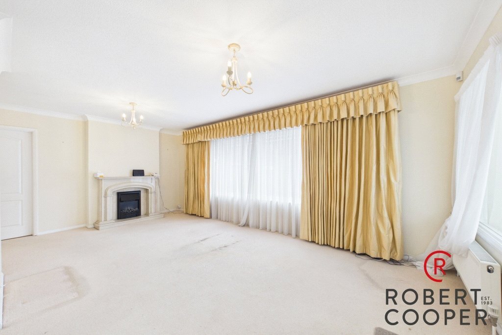 Bungalow in Pinnerwood Park, Hillingdon, England 3 - 17757877