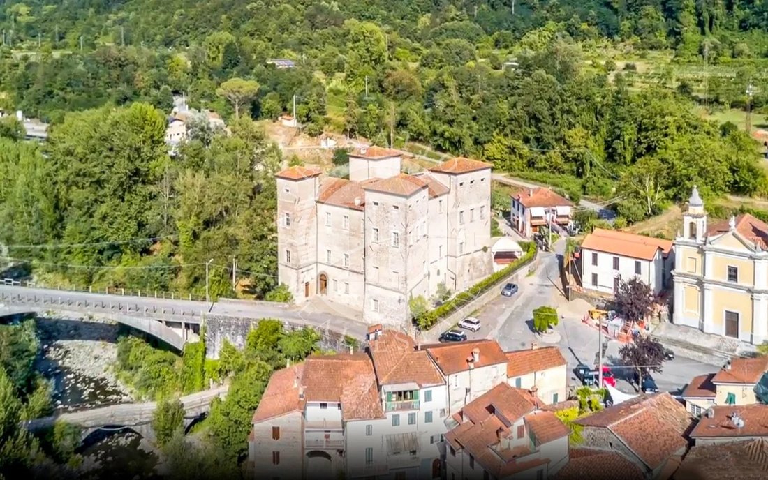 Castle in Licciana Nardi, Tuscany, Italy 2 - 17759518