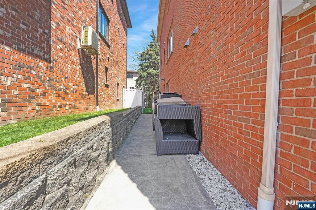 Condo in Cliffside Park, New Jersey, United States 3 - 17755950