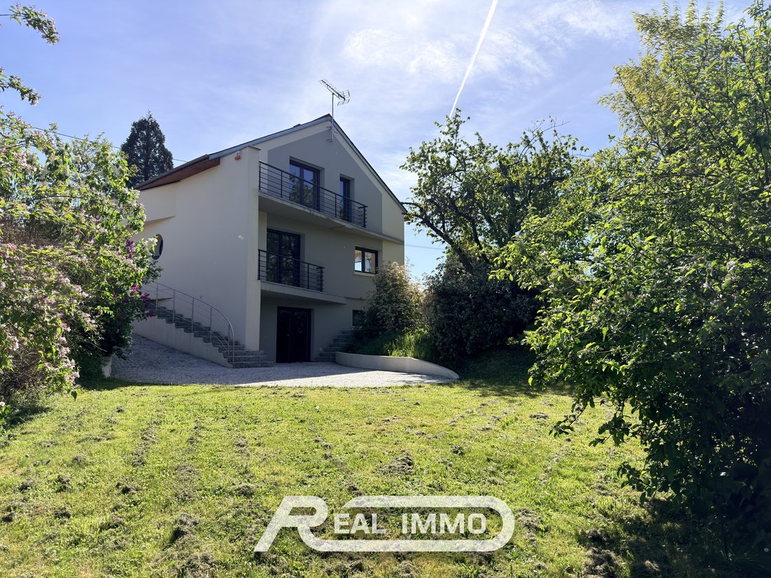 House in Saint-Remy-l'Honore, Ile-de-France, France 2 - 17735368