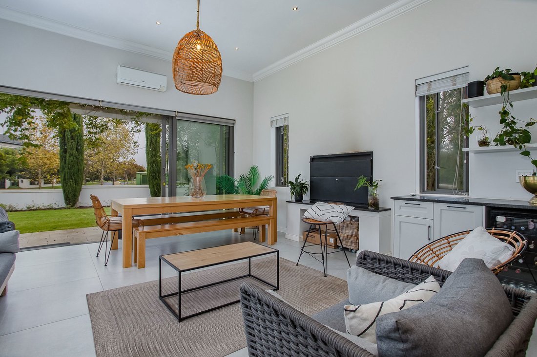 Estate in Val de Vie, Western Cape, South Africa 3 - 17758536