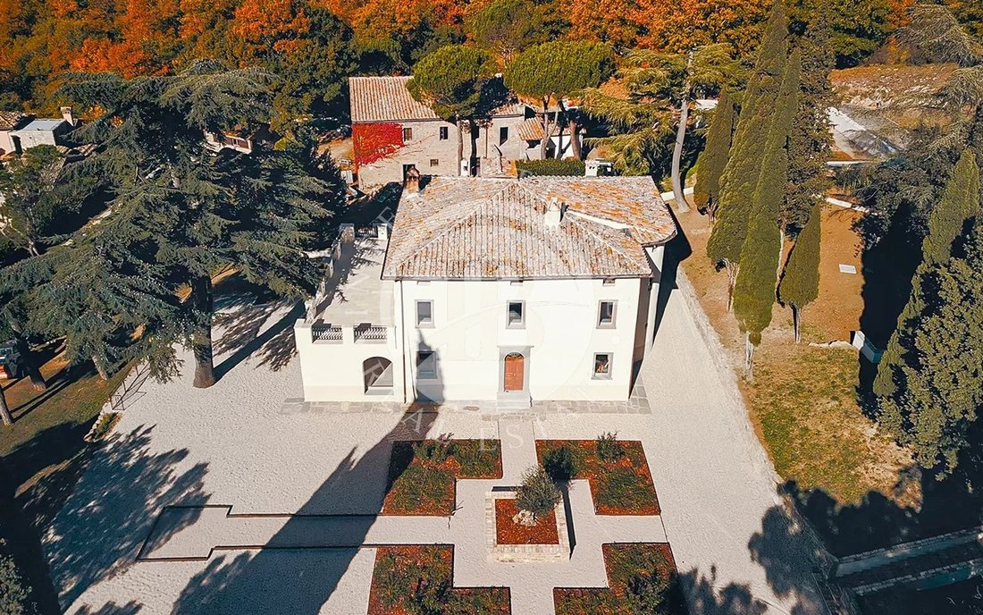 Villa in Passignano sul Trasimeno, Umbria, Italy 2 - 17759432