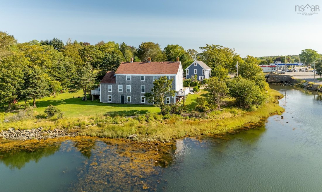 House in Yarmouth, Nova Scotia, Canada 2 - 17760094