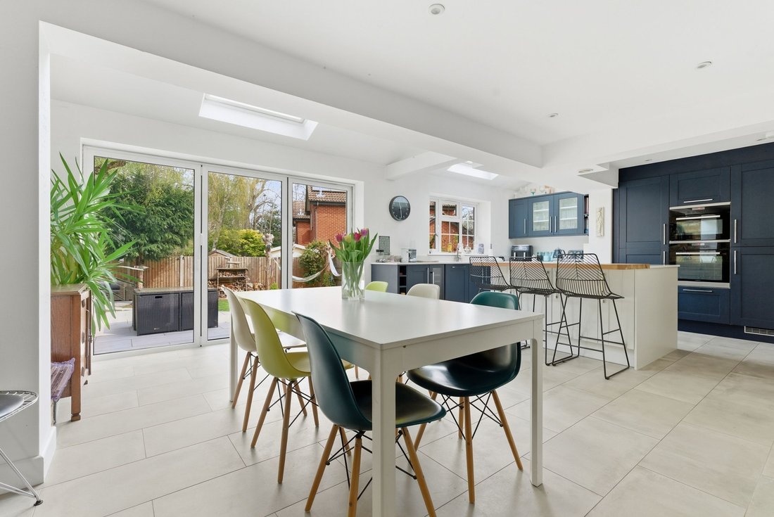 House in Sunninghill, England 3 - 17758084