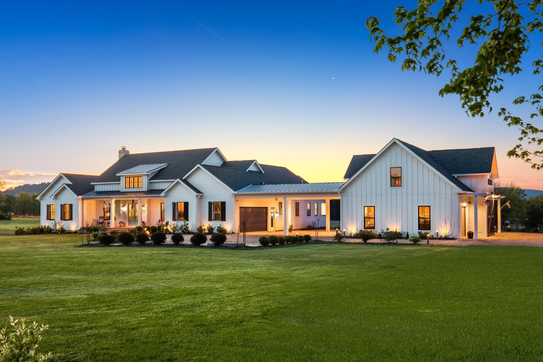 Purcellville, Virginia, United States 4 - 17762804