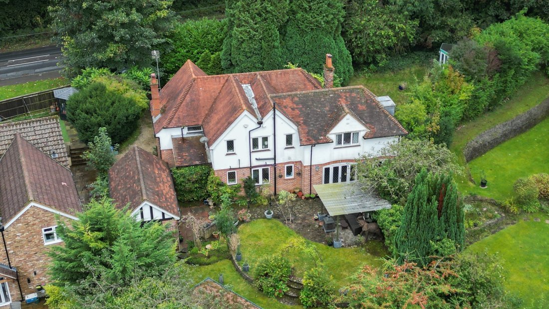 House in Hazlemere, England 2 - 17762144