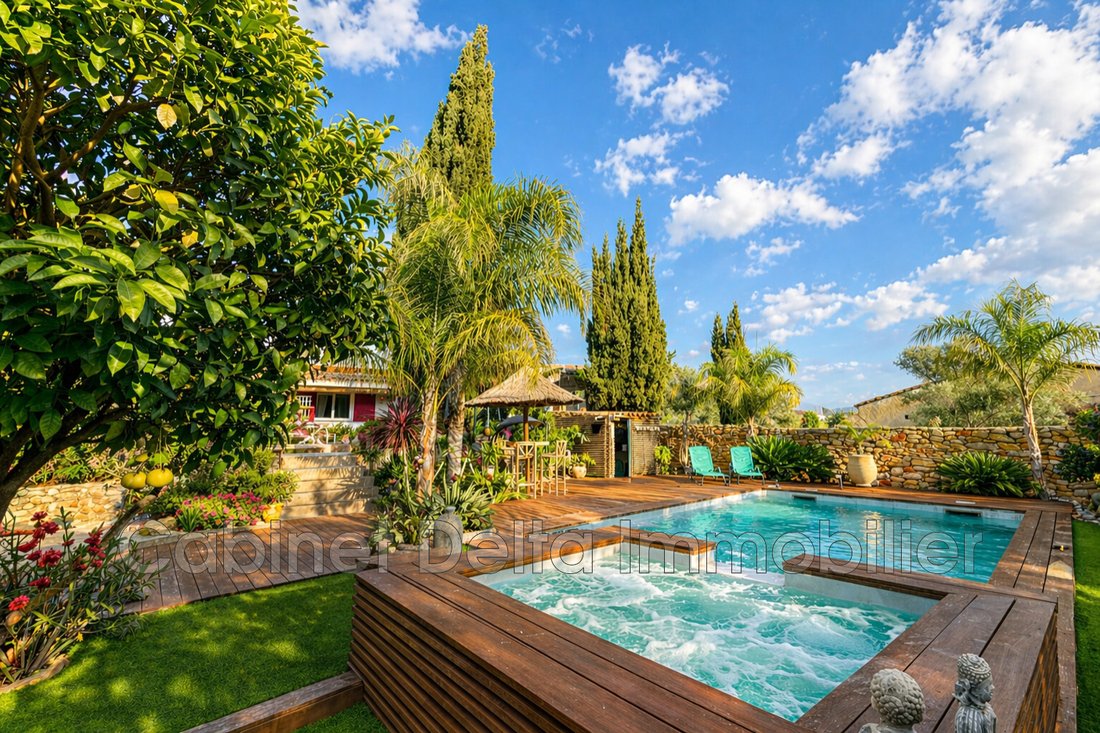 Villa in Sanary-sur-Mer, Provence-Alpes-Côte d'Azur, France 2 - 17762219