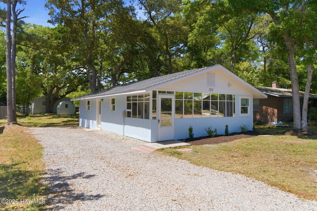 House in Oak Island, North Carolina, United States 1 - 17762410