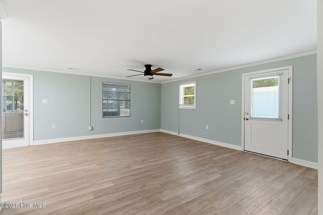 House in Oak Island, North Carolina, United States 4 - 17762410