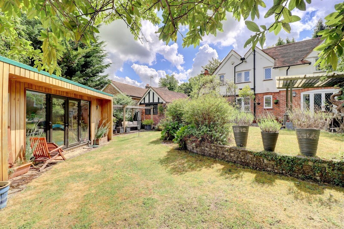 House in Hazlemere, England 4 - 17762144