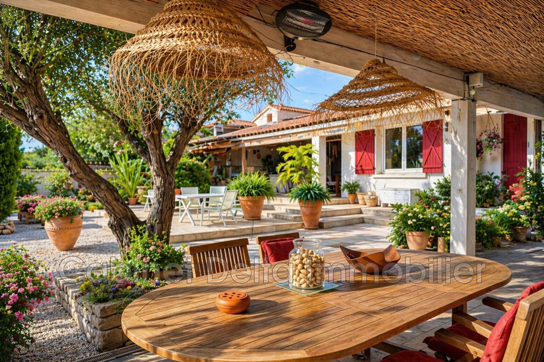 Villa in Sanary-sur-Mer, Provence-Alpes-Côte d'Azur, France 4 - 17762219