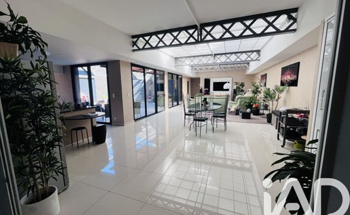 Apartment in Sud Est, Sainte-Savine, France 1