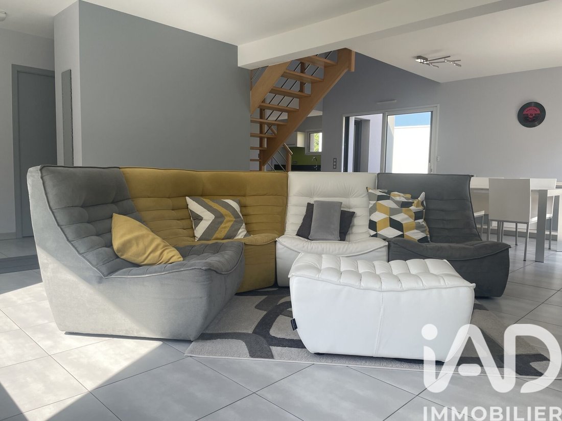 House in La Chapelle-sur-Erdre, Pays de la Loire, France 3 - 17765012