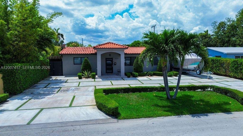 House in Hialeah, Florida, United States 4 - 17765619