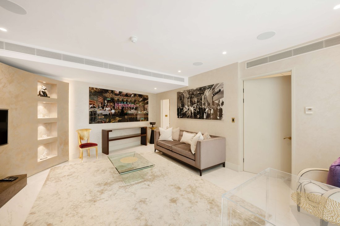 Apartment in Knightsbridge, Kensington And Chelsea, England 4 - 17769004