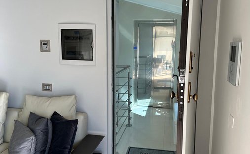 Penthouse in Lido di Camaiore, Camaiore, Tuscany 1