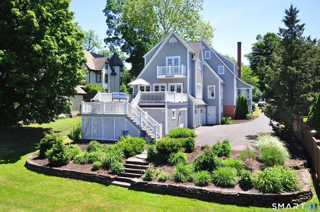 House in Suffield, Connecticut, United States 2 - 17763517