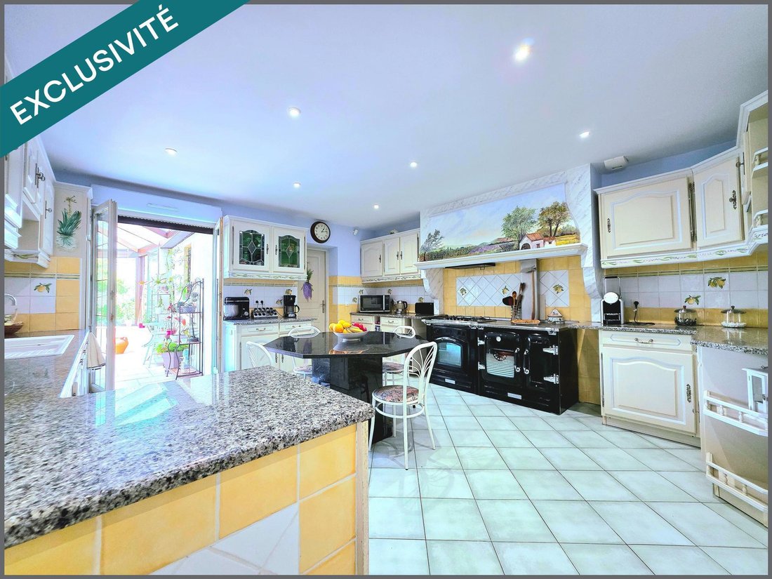 House in Jouy-le-Chatel, Ile-de-France, France 5 - 17763770