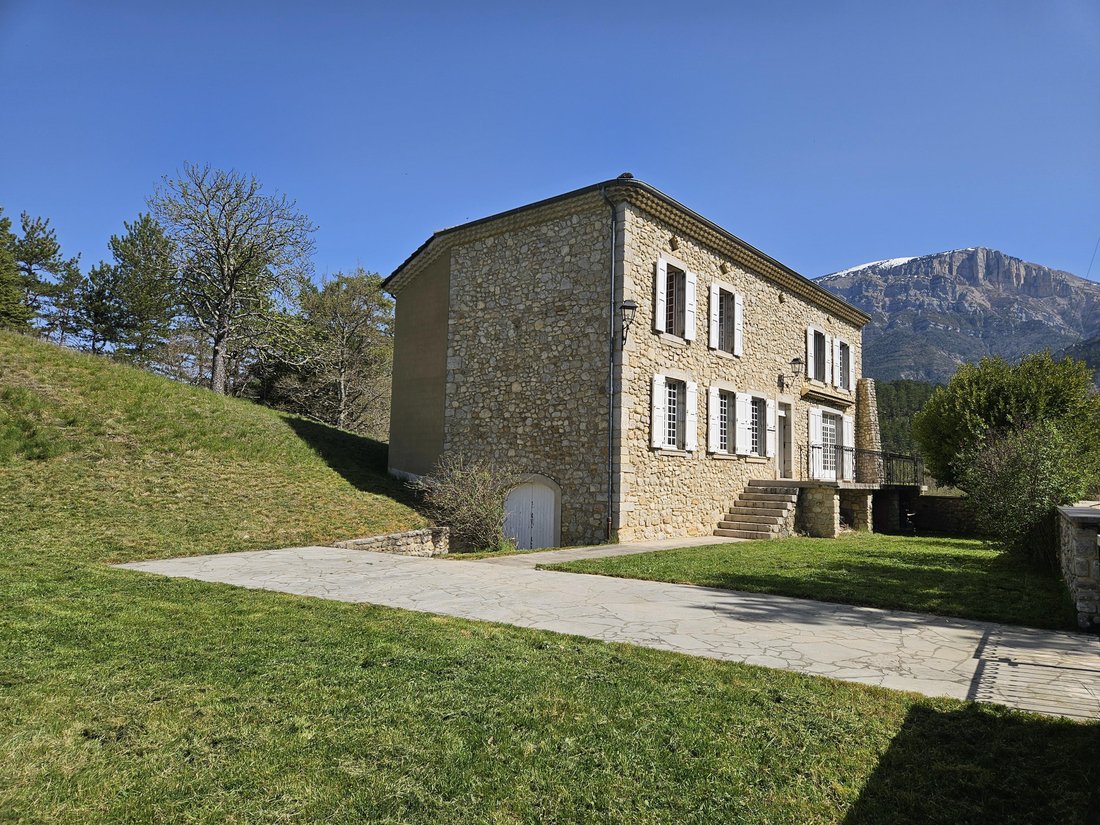 Villa in Solaure en Diois, Auvergne-Rhône-Alpes, France 1 - 17720923