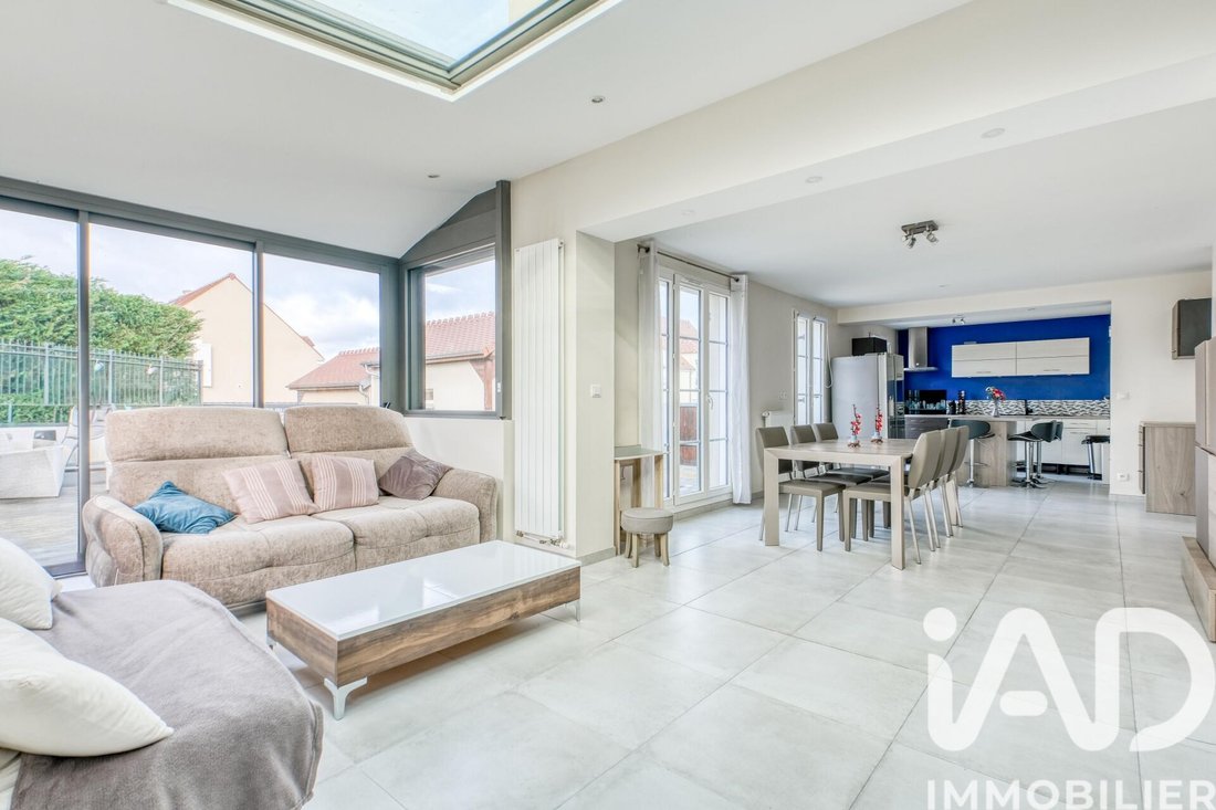 House in Magny-le-Hongre, Ile-de-France, France 1 - 17764833