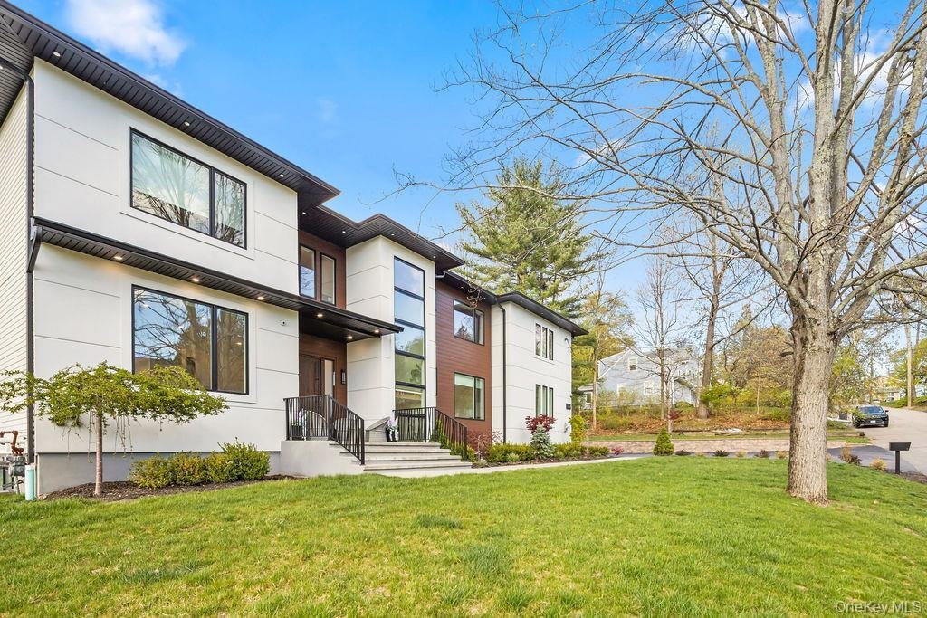 House in Airmont, New York, United States 2 - 17768353