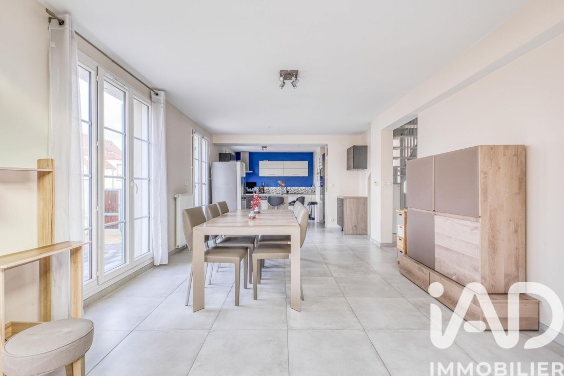House in Magny-le-Hongre, Ile-de-France, France 2 - 17764833
