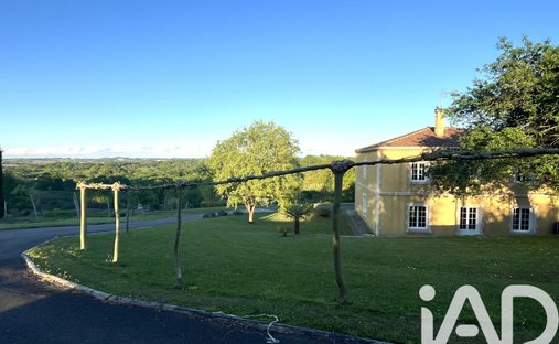 House in Saint-Lon-les-Mines, Nouvelle-Aquitaine, France 1