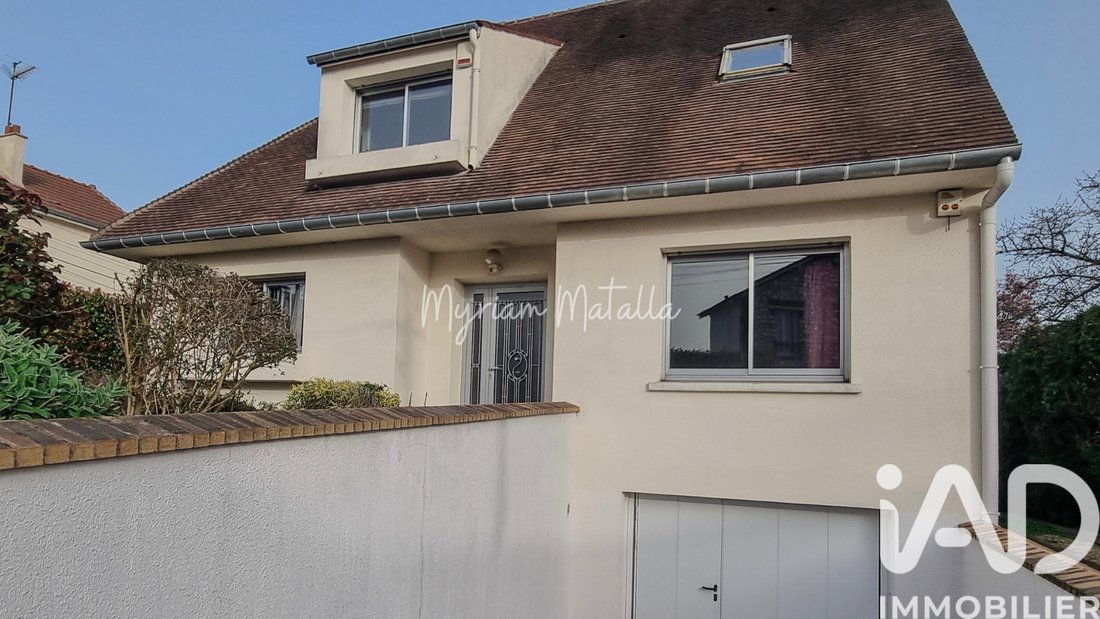 House in Saint-Brice-sous-Foret, Ile-de-France, France 3 - 17366346