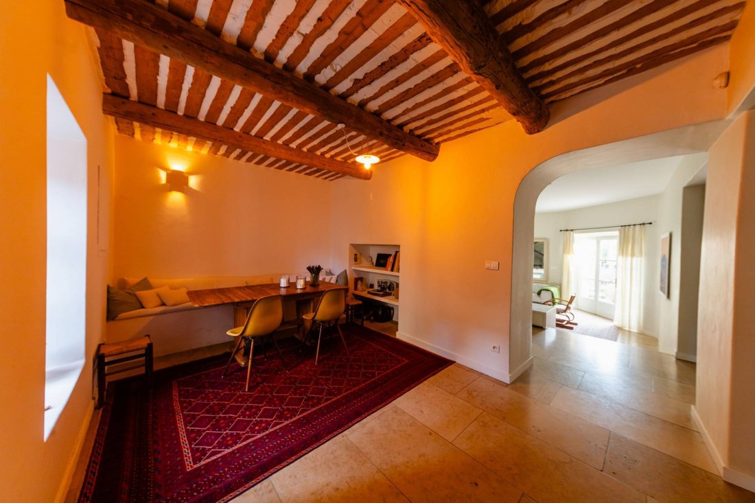 House in Gordes, Provence-Alpes-Côte d'Azur, France 2 - 17768428