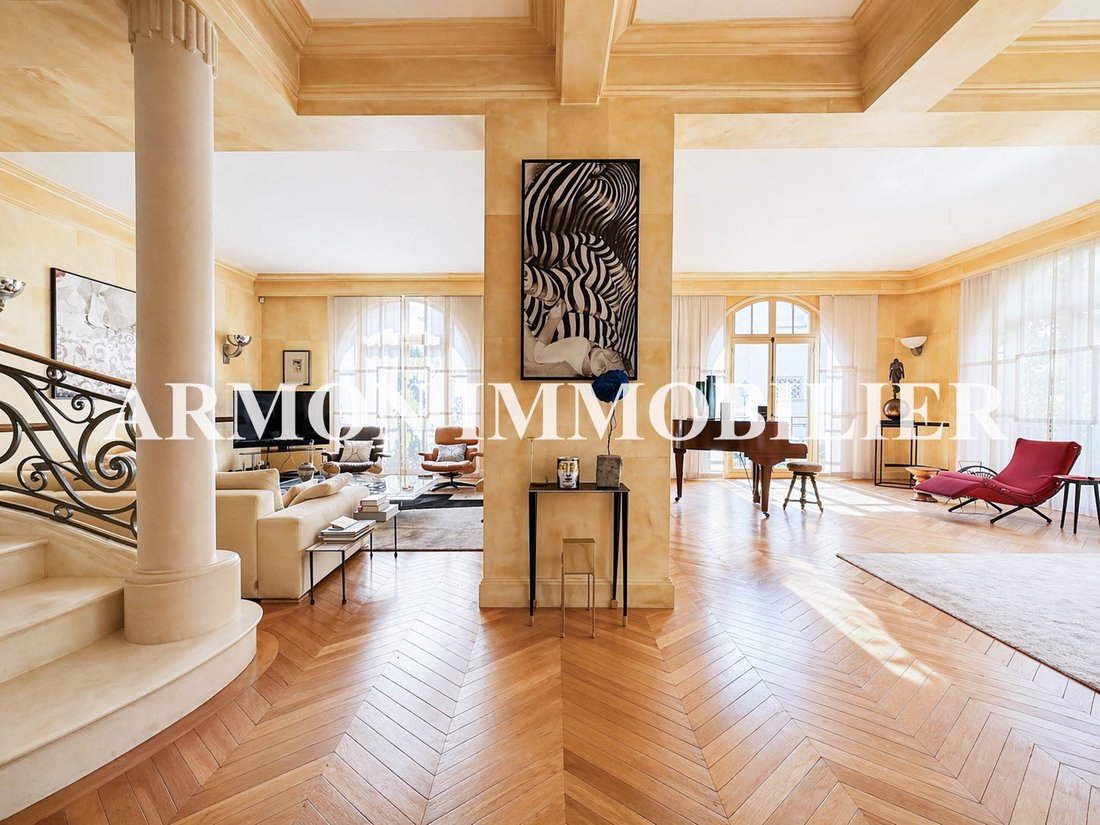 Townhouse in La Plaine des Sablons, Neuilly-sur-Seine, France 3 - 16539430