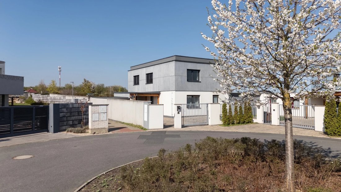 House in Jesenice, Prague, Czechia 2 - 17766650